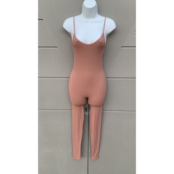 NWOT FREE PEOPLE Intimately Peach Seamless Low Back Catsuit Jumpsuit Long XS/S - Picture 2 of 8